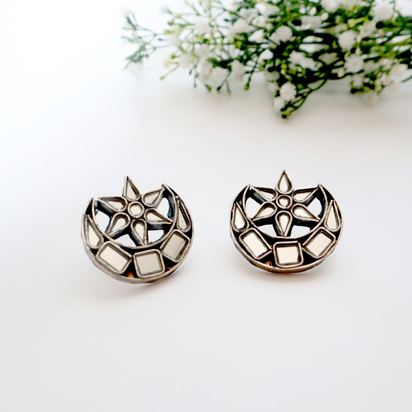 Chand Sitaara- White